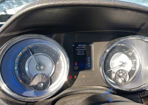 2012 Chrysler 300 Limited из США, поврежденный, VIN 2C3CCAHGXCH184881